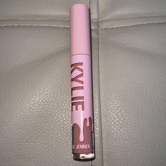 KYLIE COSMETICS LIP SHINE LACQUER - Picture 7 of 7